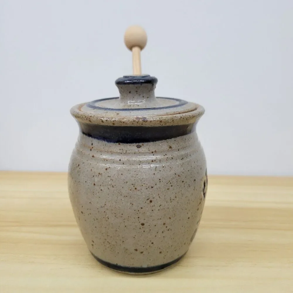 Plimoth 1620 Stoneware Honey Pot with Lid and Dipper – Historic Reproduction - Picture 4 of 12